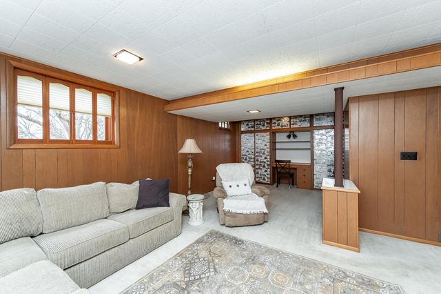 1073 Forest Hills Drive SW, Rochester, MN 55902