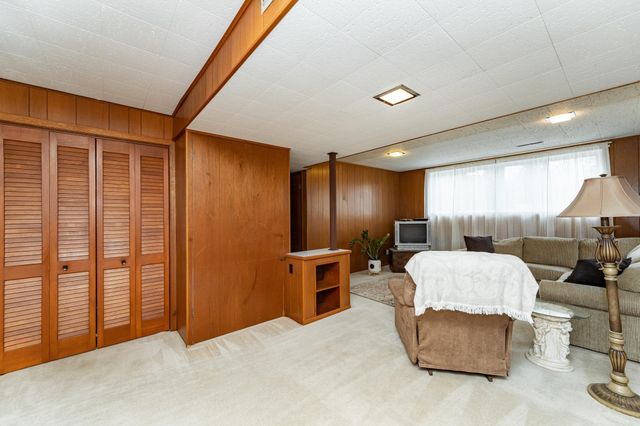 1073 Forest Hills Drive SW, Rochester, MN 55902