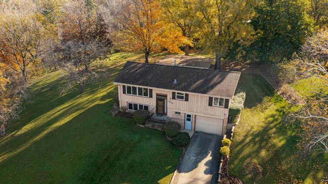 1073 Forest Hills Drive SW, Rochester, MN 55902