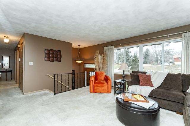 1073 Forest Hills Drive SW, Rochester, MN 55902