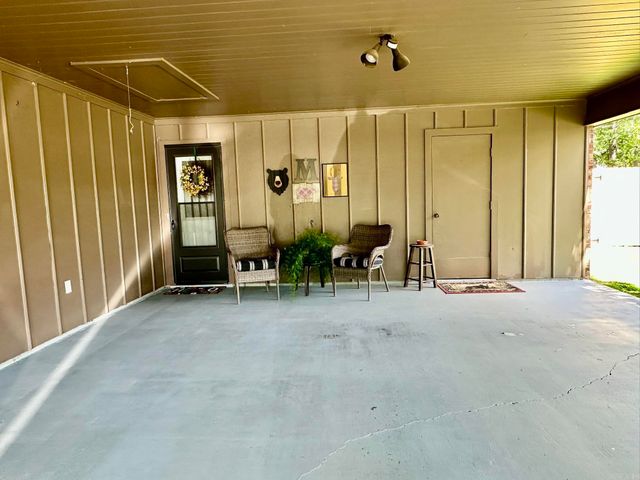 1303 Cypress St, Crossett, AR 71635