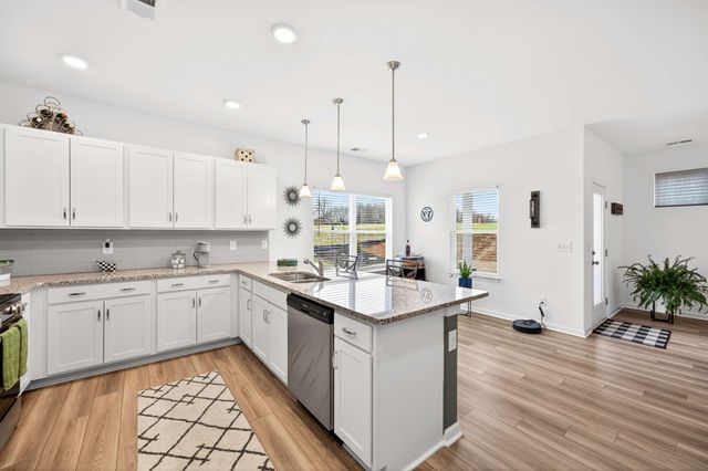 225 Hillview Ave, Shelbyville, TN 37160