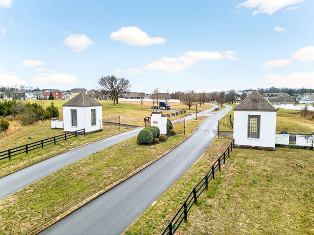 225 Hillview Ave, Shelbyville, TN 37160