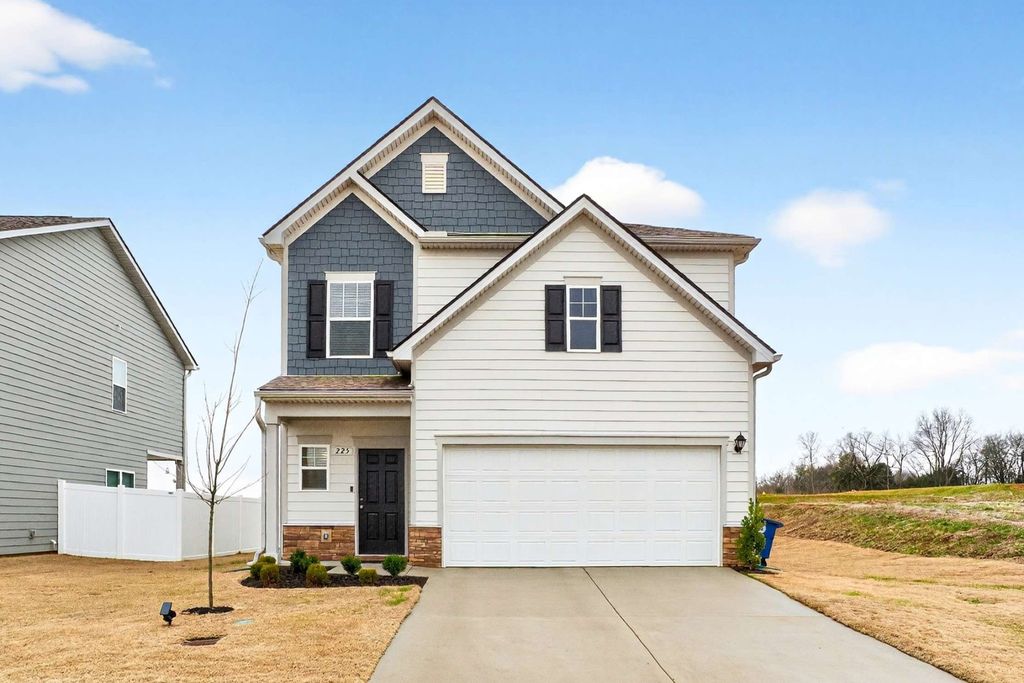 225 Hillview Ave, Shelbyville, TN 37160