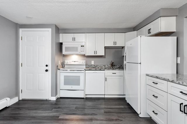 50 N Main St Apt 1, Salem, NH 03079