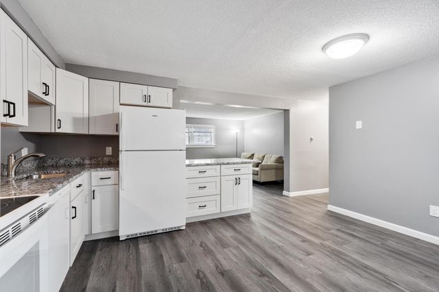 50 N Main St Apt 1, Salem, NH 03079