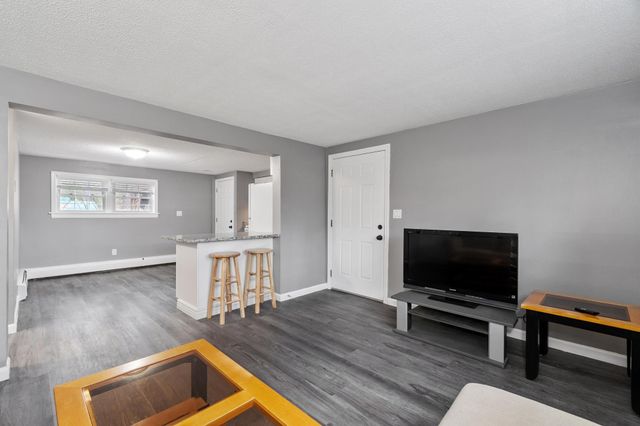 50 N Main St Apt 1, Salem, NH 03079