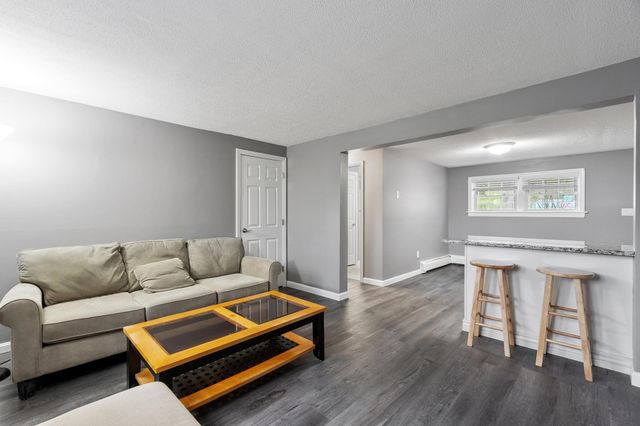 50 N Main St Apt 1, Salem, NH 03079