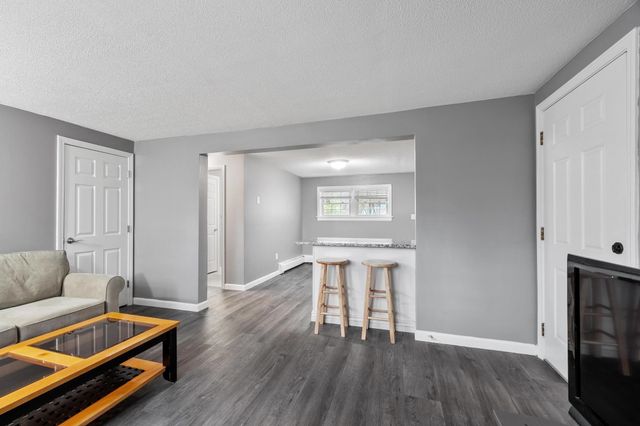50 N Main St Apt 1, Salem, NH 03079