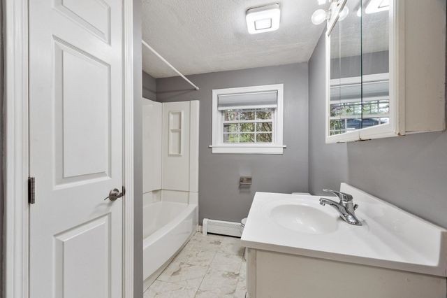 50 N Main St Apt 1, Salem, NH 03079