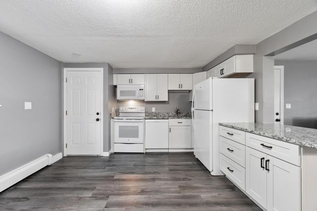 50 N Main St Apt 1, Salem, NH 03079
