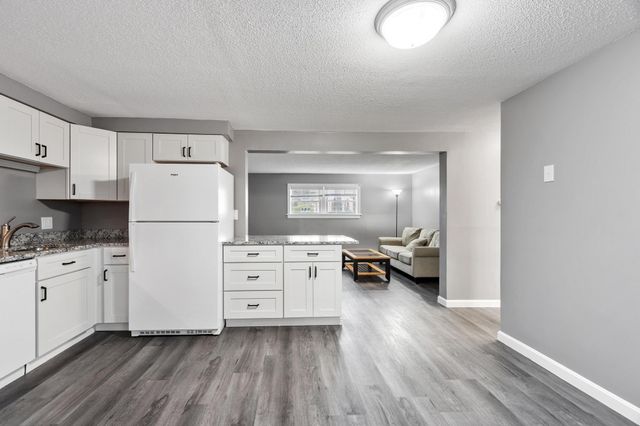 50 N Main St Apt 1, Salem, NH 03079