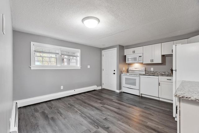 50 N Main St Apt 1, Salem, NH 03079