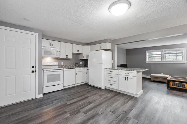 50 N Main St Apt 1, Salem, NH 03079