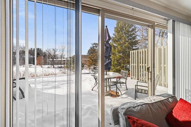 719 Watersedge Drive, Ann Arbor, MI 48105