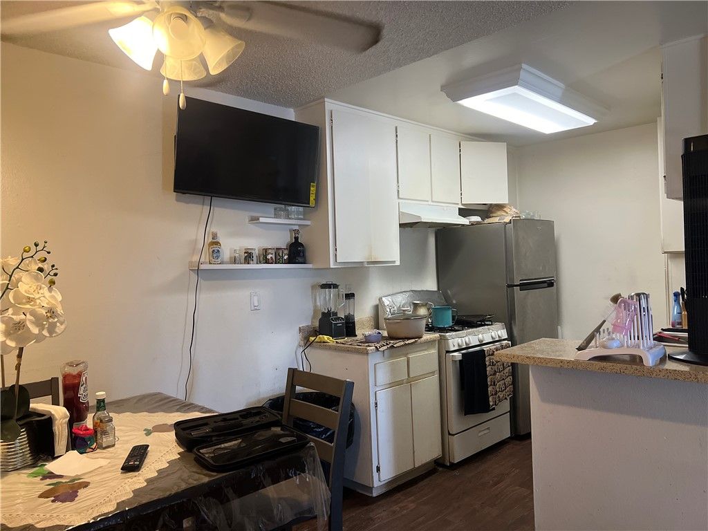 801 #34 S Lyon S 34, Santa Ana, CA 92705 — photo 4