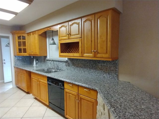 201 N Oak Acres Drive N, Malakoff, TX 75148