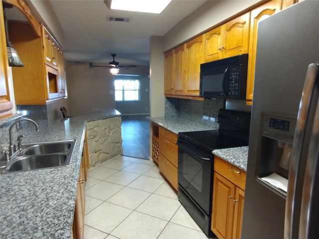 201 N Oak Acres Drive N, Malakoff, TX 75148