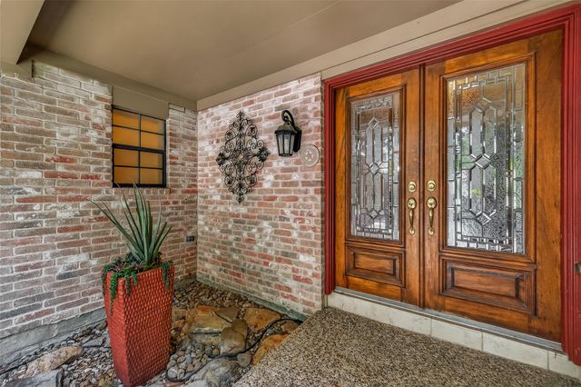 303 Longview Drive, Sugar Land, TX 77478