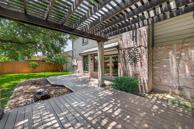 303 Longview Drive, Sugar Land, TX 77478
