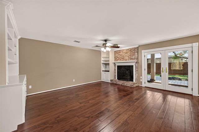 303 Longview Drive, Sugar Land, TX 77478
