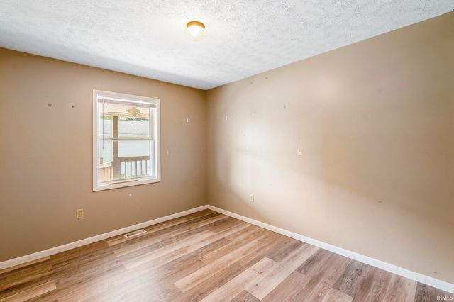 57 Herd Lane, Bedford, IN 47421