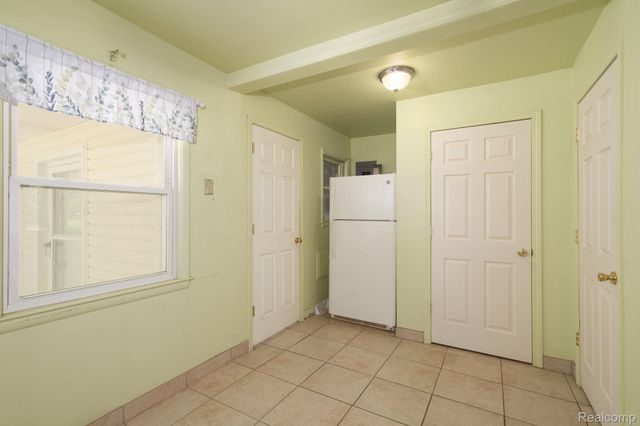 426 Driftwood Avenue, Rochester Hills, MI 48307
