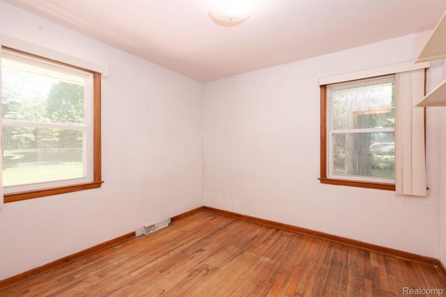 426 Driftwood Avenue, Rochester Hills, MI 48307