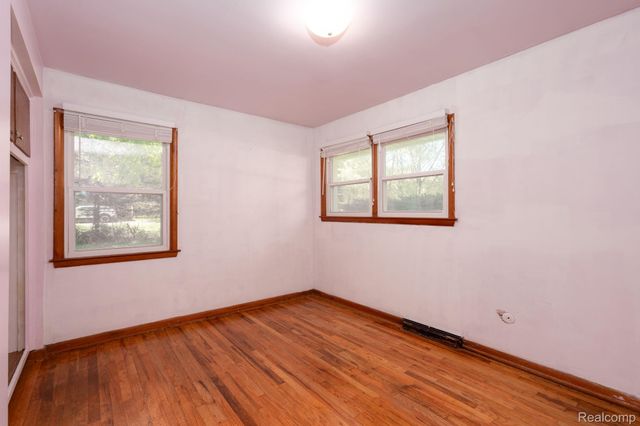 426 Driftwood Avenue, Rochester Hills, MI 48307