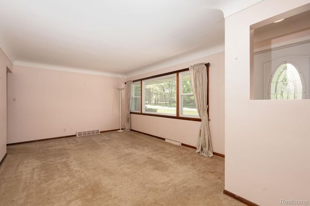 426 Driftwood Avenue, Rochester Hills, MI 48307