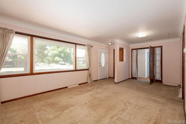 426 Driftwood Avenue, Rochester Hills, MI 48307