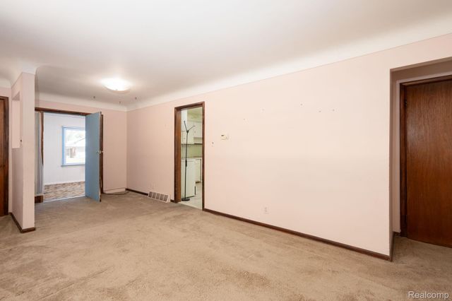 426 Driftwood Avenue, Rochester Hills, MI 48307