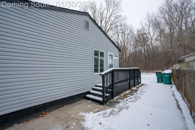 15527 Meadow Street, Romulus, MI 48174