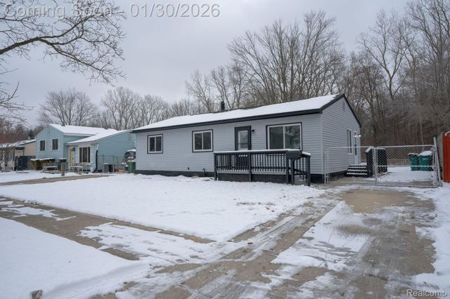 15527 Meadow Street, Romulus, MI 48174