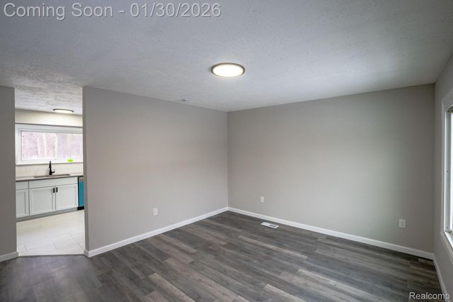 15527 Meadow Street, Romulus, MI 48174