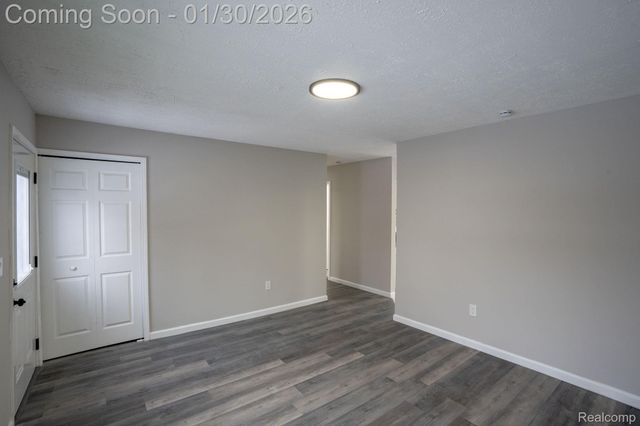 15527 Meadow Street, Romulus, MI 48174