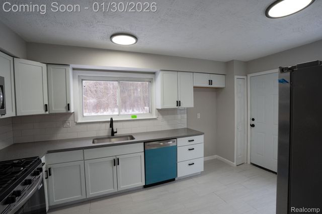 15527 Meadow Street, Romulus, MI 48174