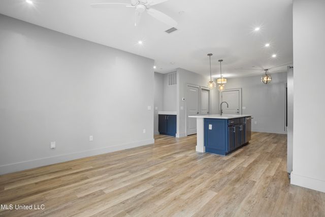 2501 Bienville Boulevard, 435, Ocean Springs, MS 39564