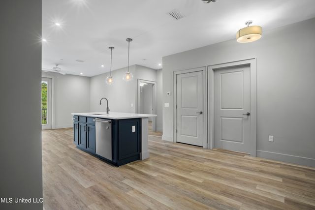 2501 Bienville Boulevard, 435, Ocean Springs, MS 39564