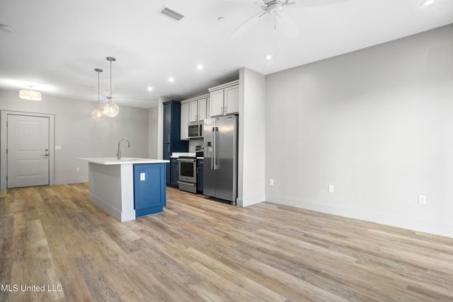 2501 Bienville Boulevard, 435, Ocean Springs, MS 39564