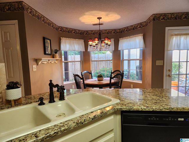 1914 OMAHA DRIVE, Helena, AL 35080