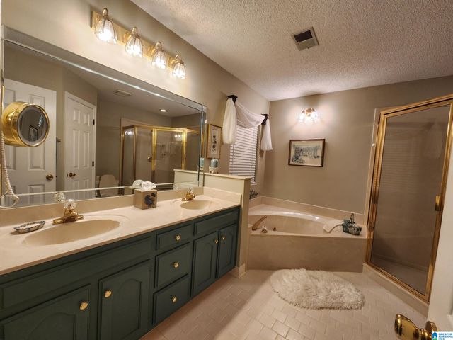 1914 OMAHA DRIVE, Helena, AL 35080