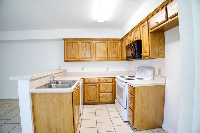 1708 S Waco Street, Van Alstyne, TX 75495