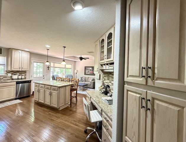 773 Pokeberry Lane, Lampe, MO 65681