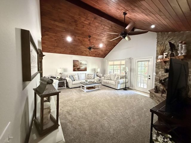 773 Pokeberry Lane, Lampe, MO 65681