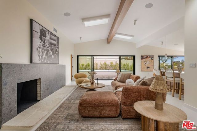 3748 Seahorn Drive, Malibu, CA 90265