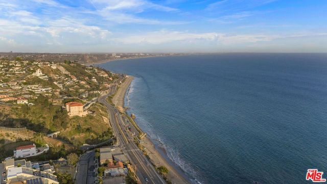 3748 Seahorn Drive, Malibu, CA 90265