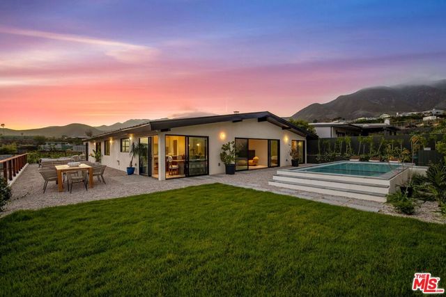 3748 Seahorn Drive, Malibu, CA 90265