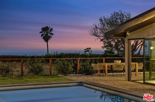 3748 Seahorn Drive, Malibu, CA 90265