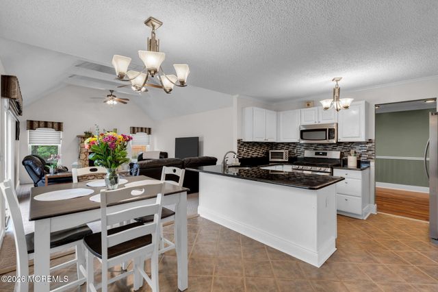 19 Grand Teton Avenue, Howell, NJ 07731
